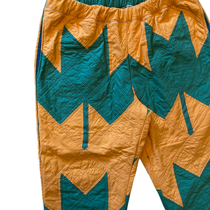 Unapologetic Youth Springtime small/medium sweatpants in soft fabric, featuring a relaxed fit and casual style.