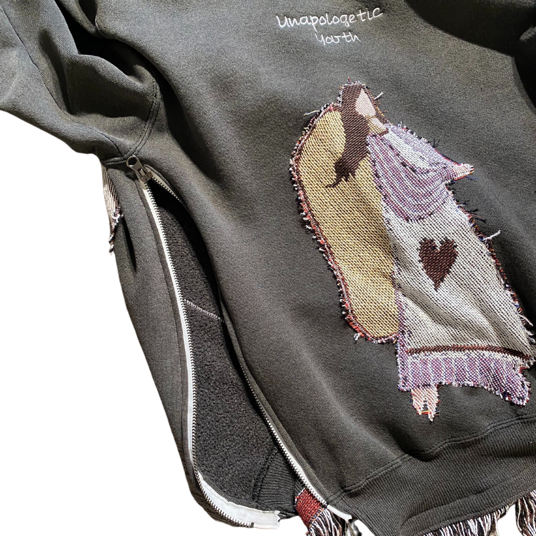 Unapologetic Youth My Dear Friends crewneck or poncho in soft fabric with a graphic print, casual and stylish for everyday wear