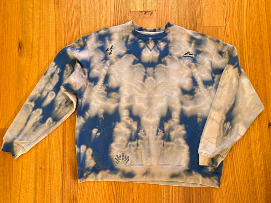Crewneck sweatshirt from Unapologetic Youth x Champion, featuring a casual fit and branded logo on the front.